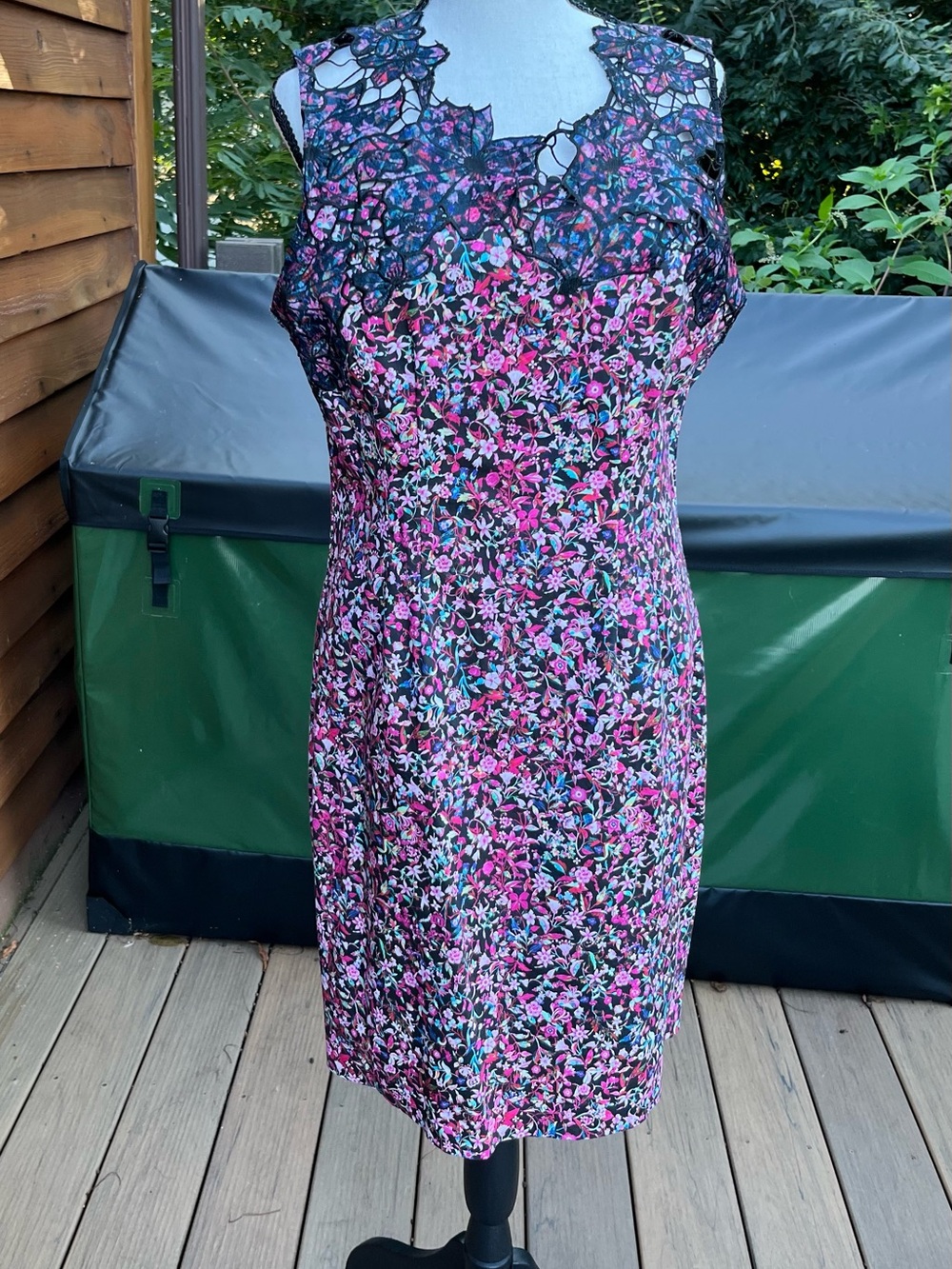 8A: Designer Elie Tahari Floral Lace Yoke Sleeveless Sheath Dress - Pink Multi